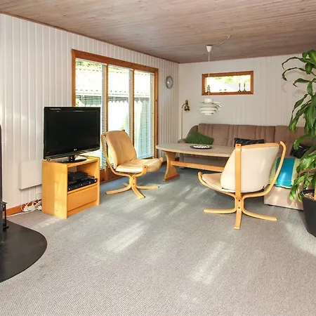Two-bedroom Holiday In * Hals