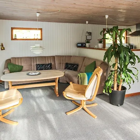 Two-bedroom Holiday In * Hals