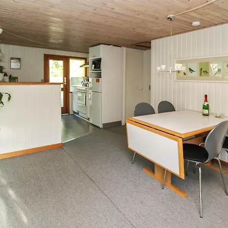 Casa de Férias Two-bedroom Holiday In *